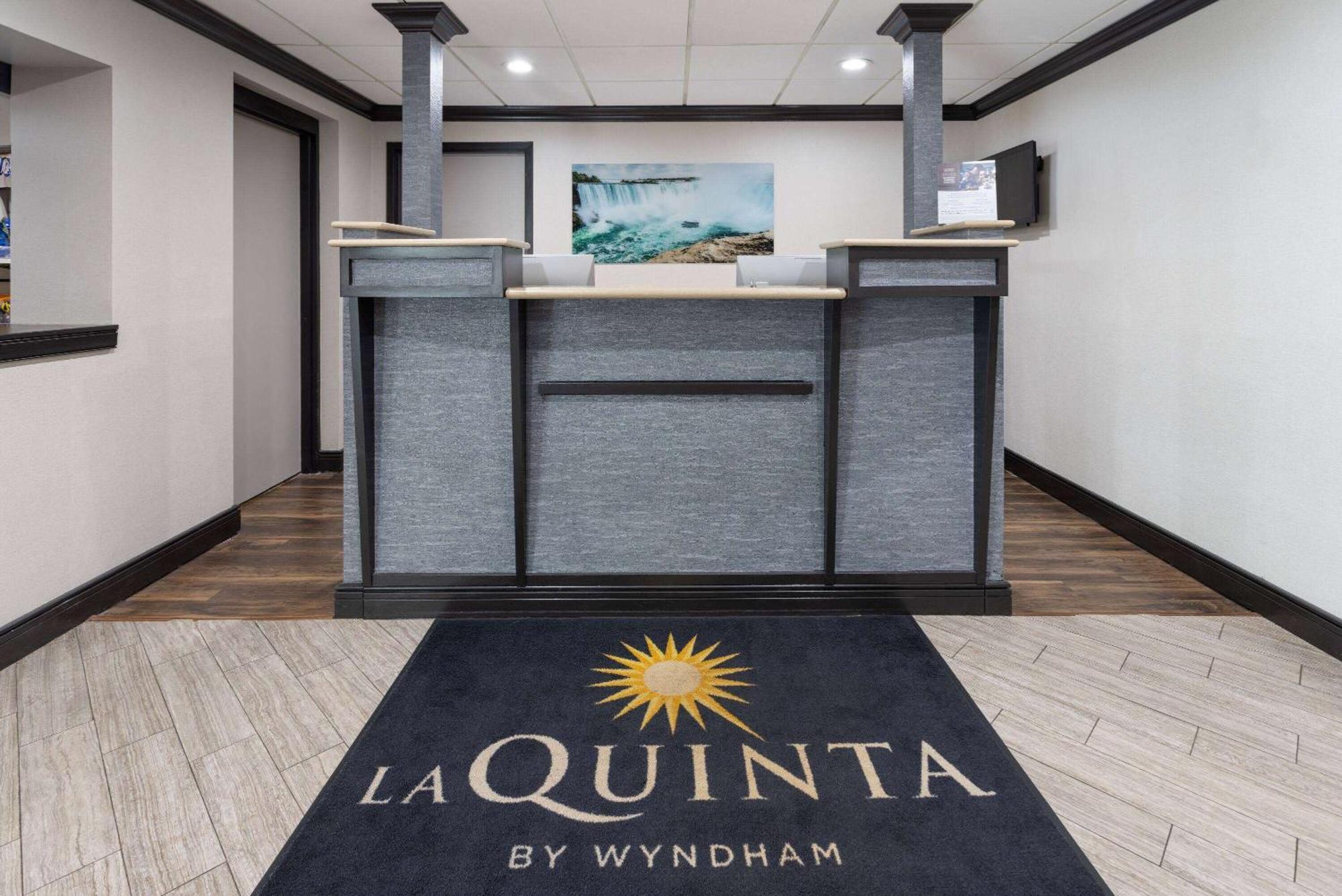 La Quinta Inn By Wyndham Buffalo Airport Williamsville Buitenkant foto